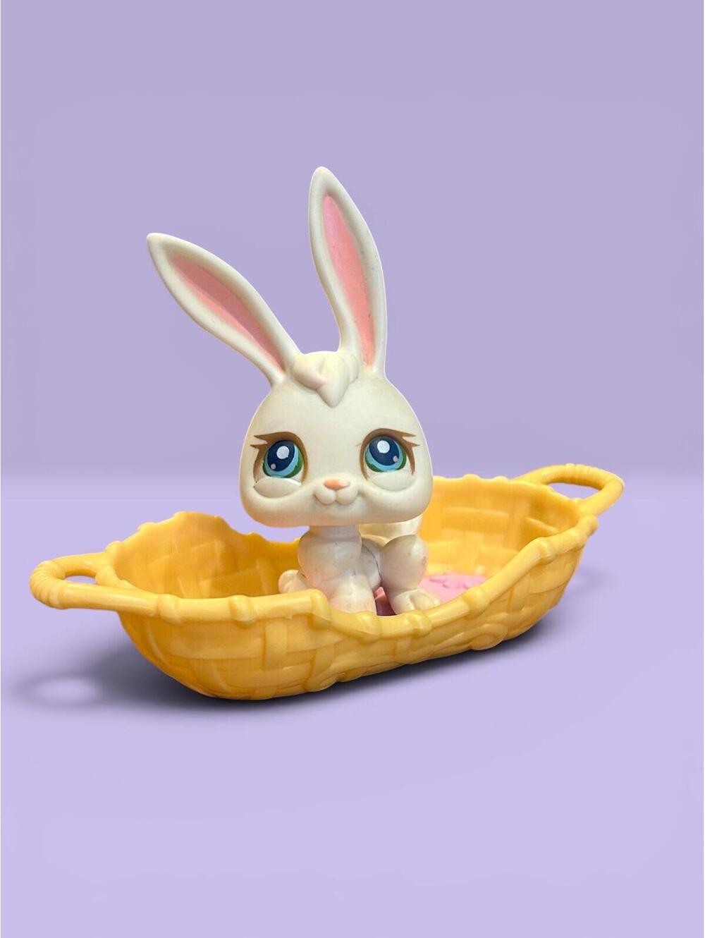 Littlest Pet Shop LPS Bunny #3 With Bed Accessory